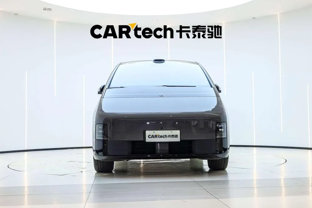 Li Auto MEGA, 2025
