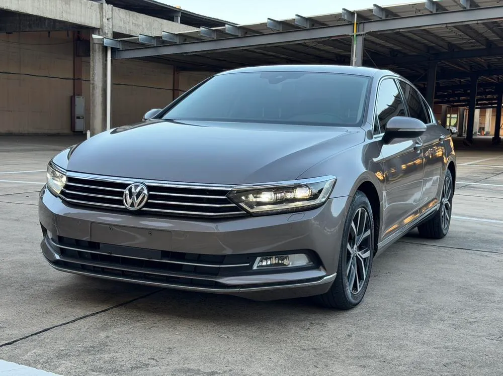 Volkswagen Magotan 330TSI DSG Premium Version, 2017 — фото 1