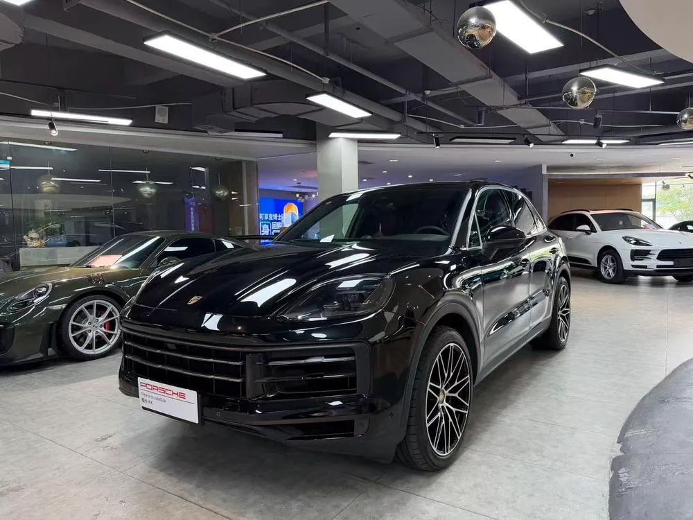 Porsche Cayenne 3.0L автомат полный привод 5 мест заводская кастомизация версия, 2025 — фото 1