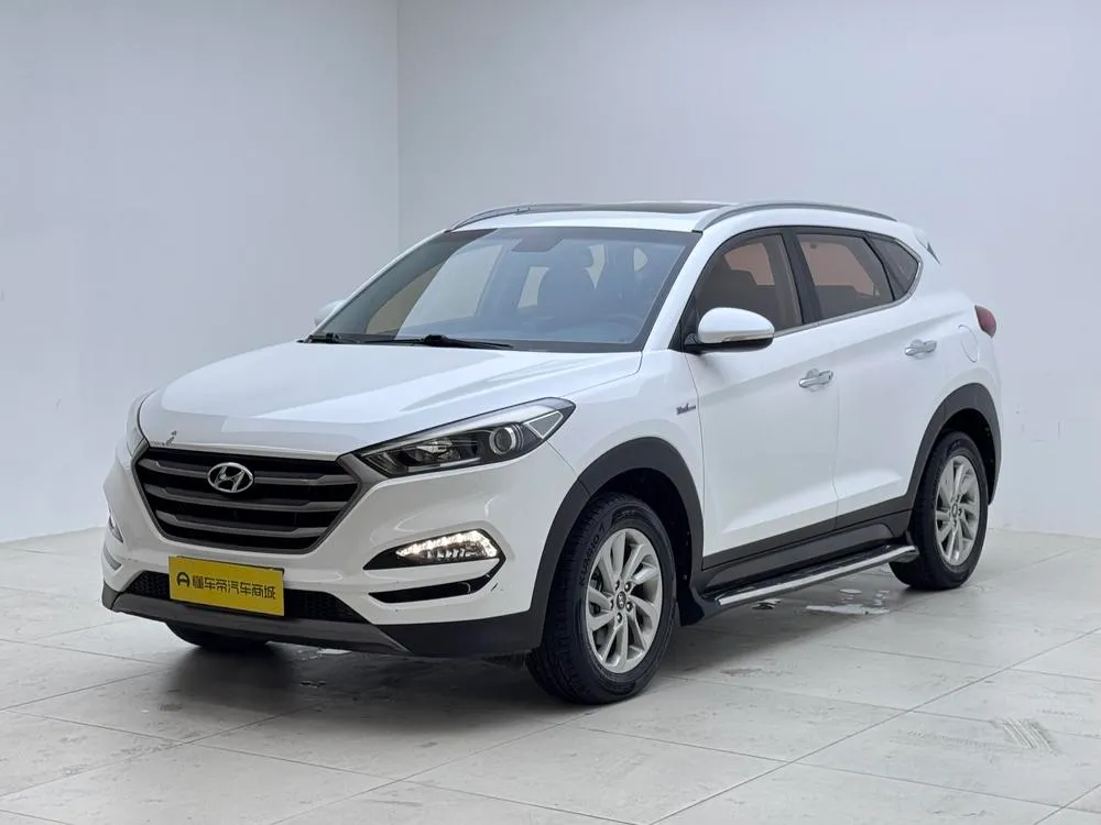 Hyundai Tucson 1.6T Dual Clutch 2WD Smart Version, 2015 — фото 1