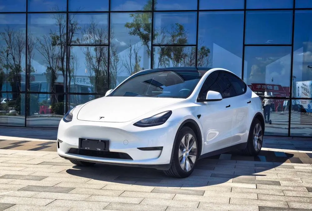 Tesla Model Y, 2021