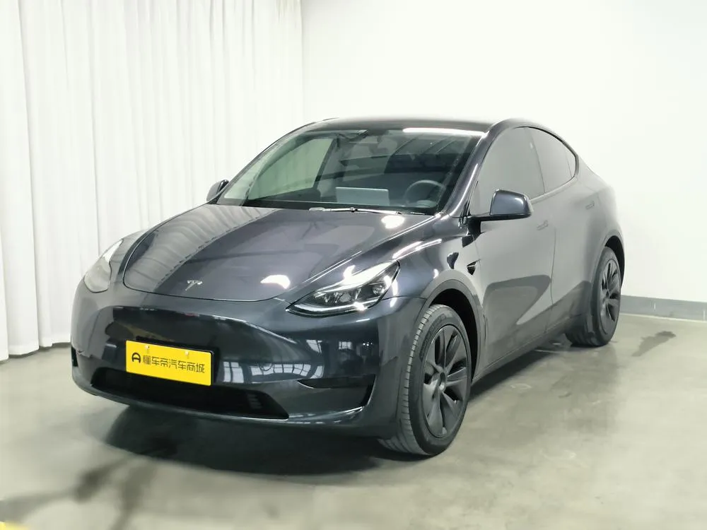 Tesla Model Y, 2024