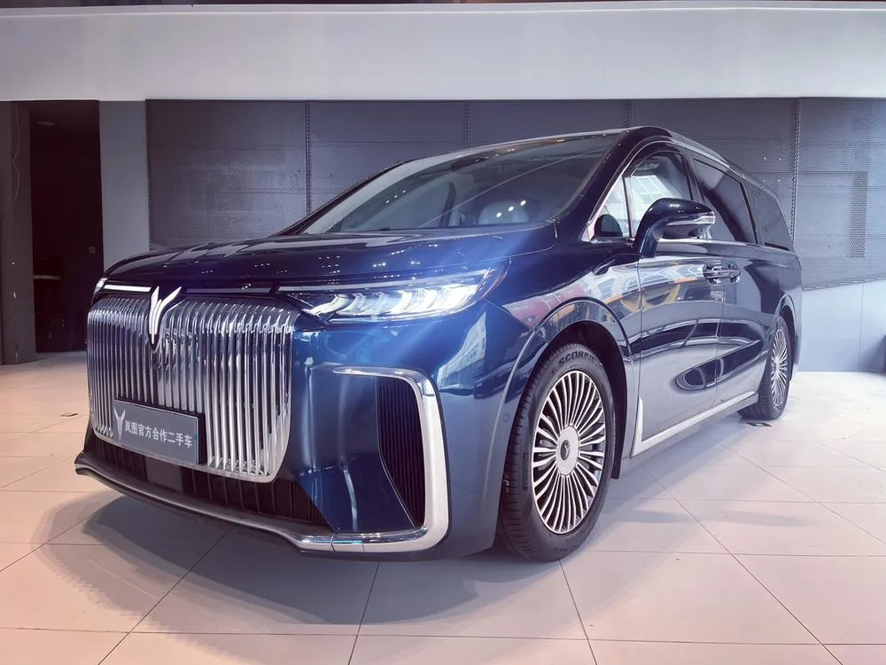 Voyah Dreamer PHEV 4WD Flagship Edition, 2025 — фото 1