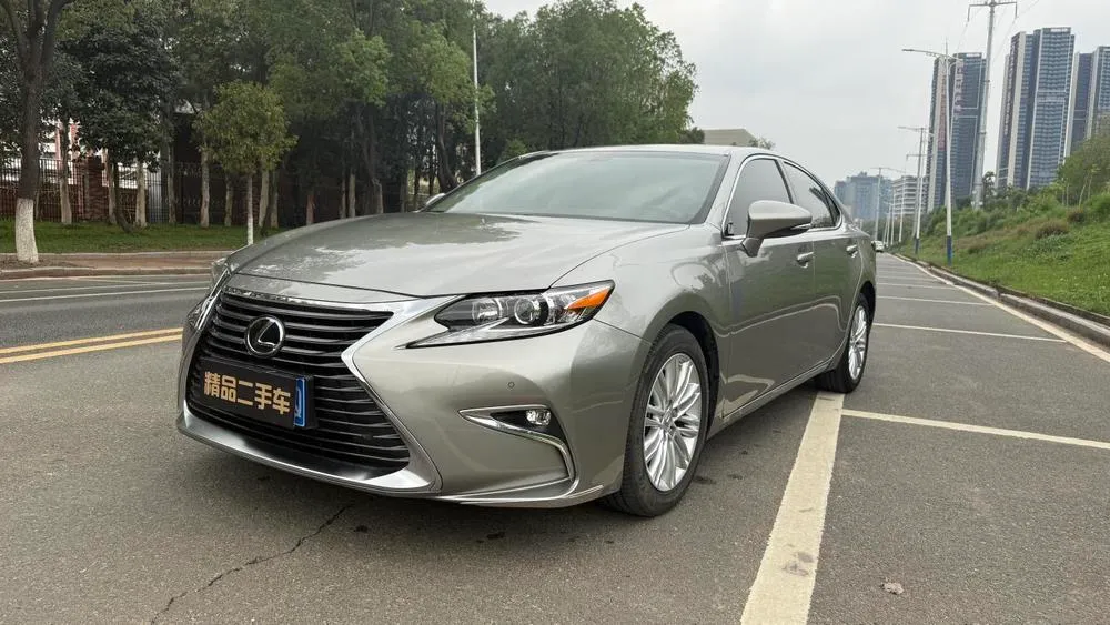 Lexus ES, 2016