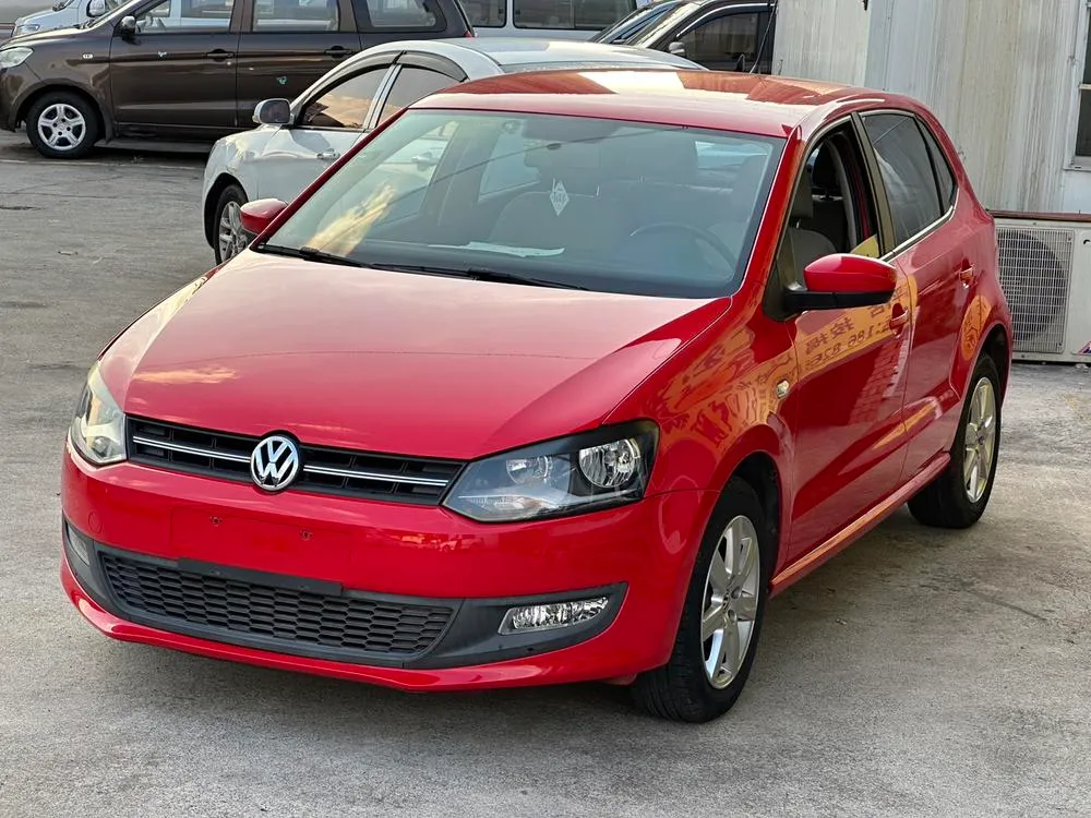 Volkswagen Polo 1.6L Auto Comfort Edition, 2013 — фото 1