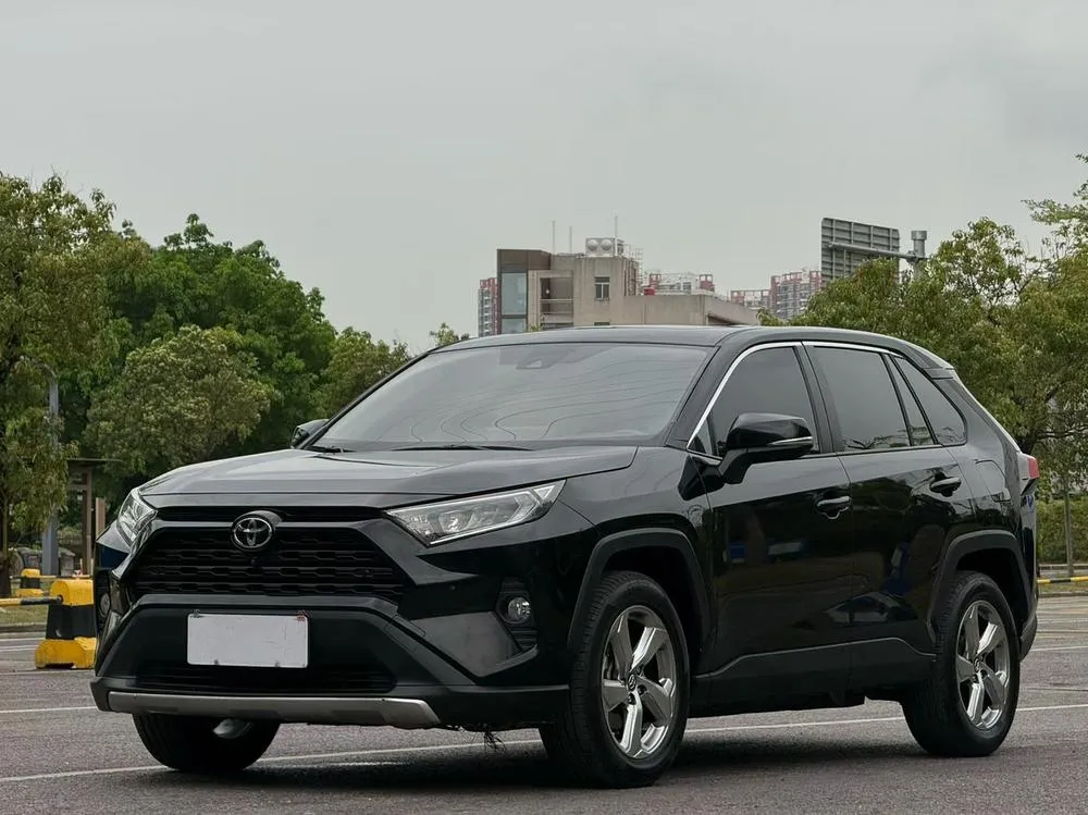 Toyota RAV4 2.0L CVT 2WD Style PLUS Edition, 2022 — фото 1