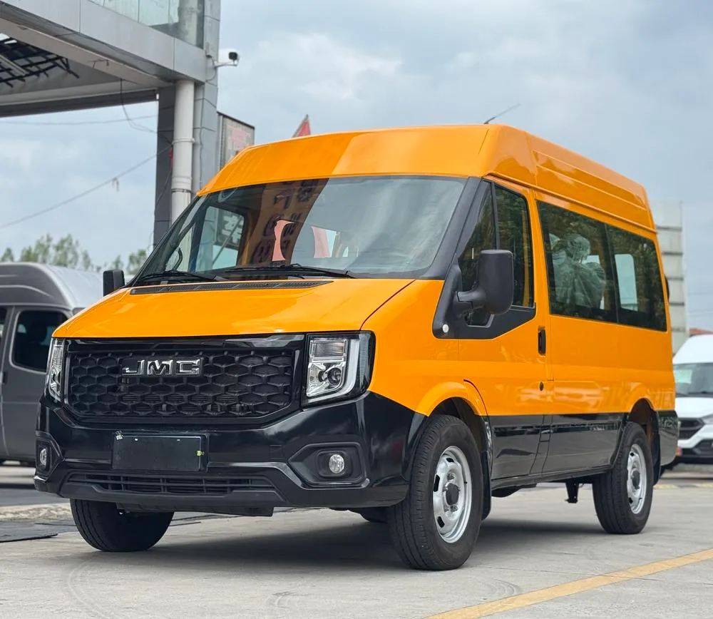 JMC Fushun 2.0T 8AT дизель короткая база средняя крыша коммерческая версия многофункциональная 5/ 6 мест, 2026 — фото 1