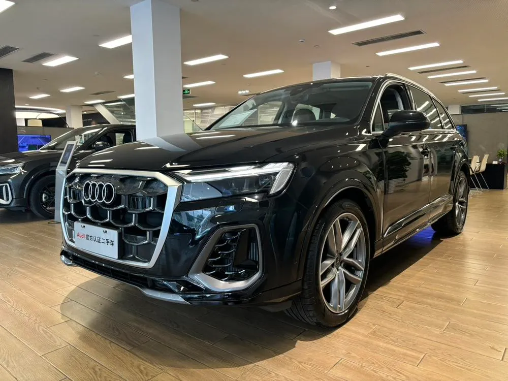Audi Q7 55 TFSI quattro S line Sport Version, 2025 — фото 1