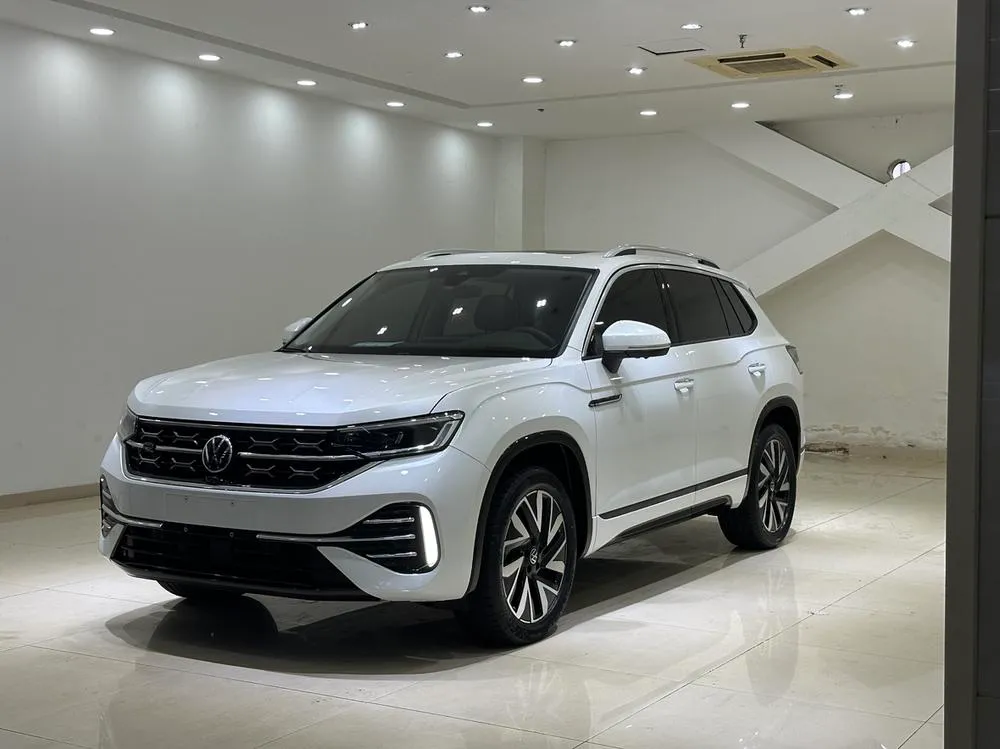 Volkswagen Tayron 330TSI 2WD R-Line Edition, 2024 — фото 1