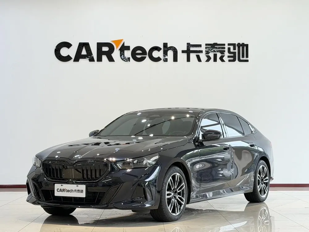BMW 5-Series 530Li Leading Version M Sport, 2025 — фото 1