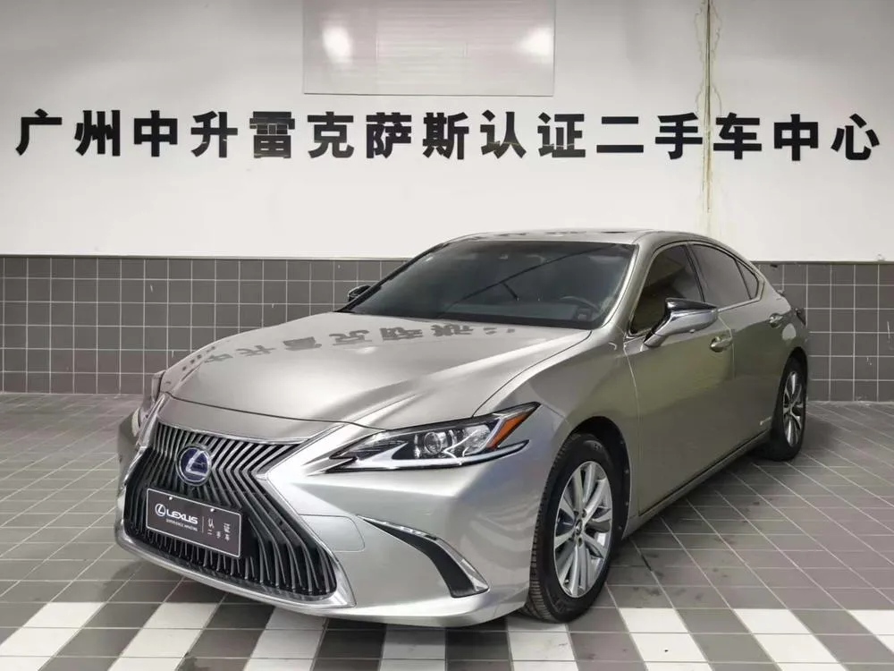 Lexus ES 300h Edition CN5, 2020 — фото 1