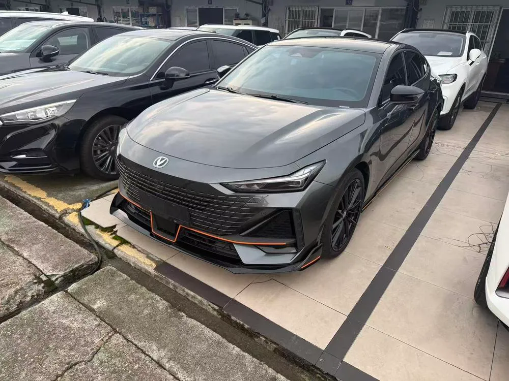Changan UNI-V 1.5T Sport Edition, 2023 — фото 1