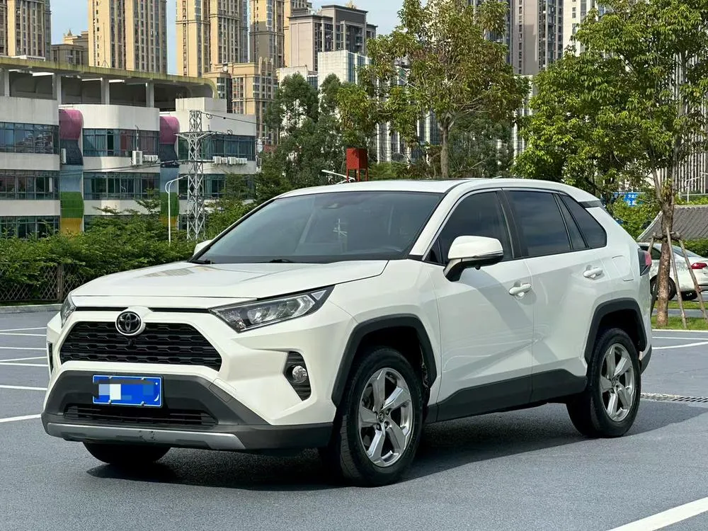 Toyota RAV4 2.0L CVT 2WD Style Edition, 2020 — фото 1