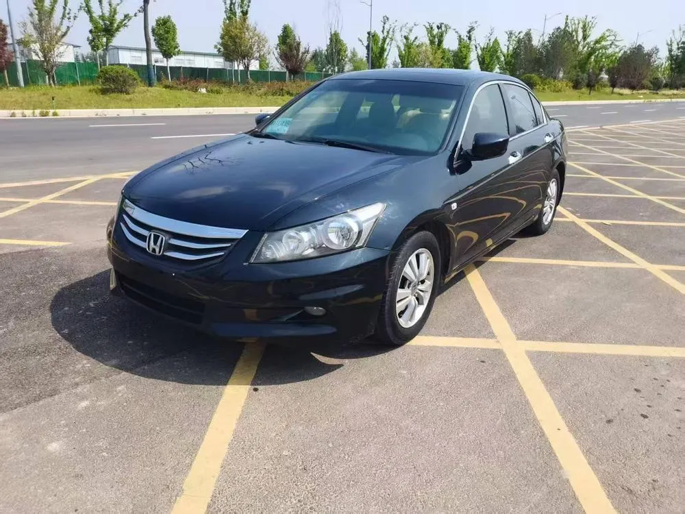 Honda Accord 2.0L EX Navi, 2011 — фото 1