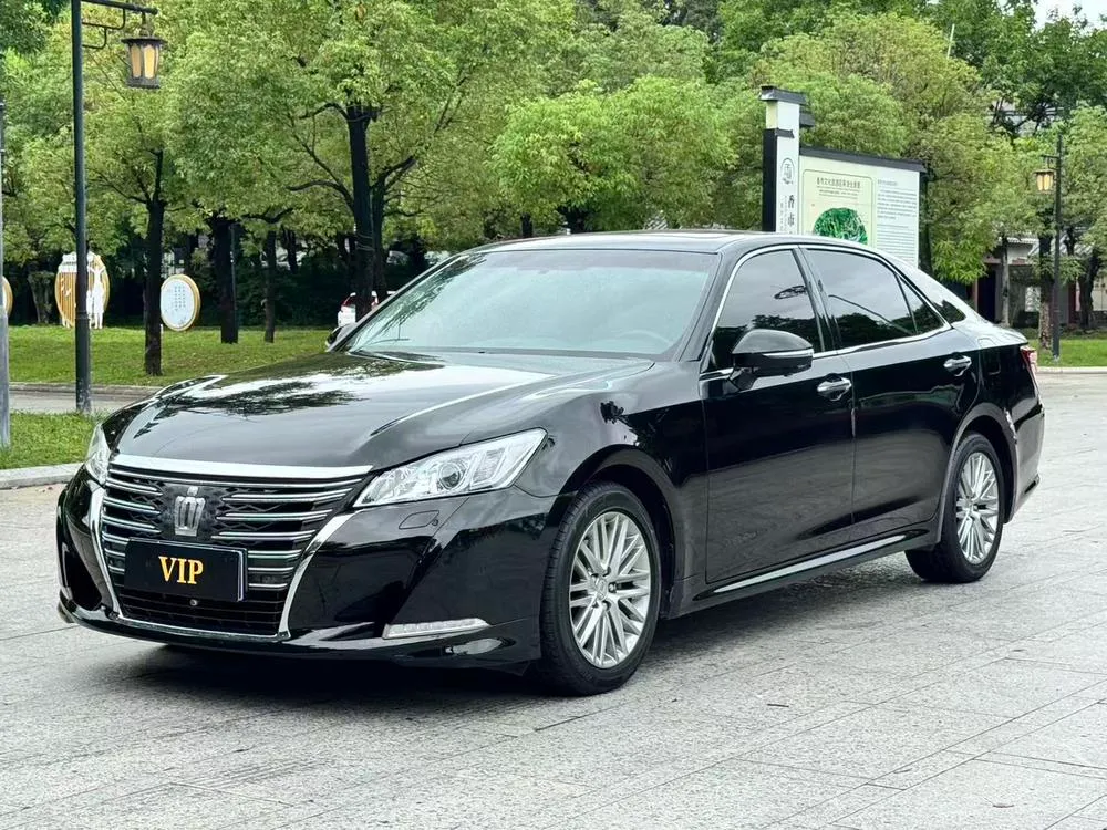 Toyota Crown, 2017