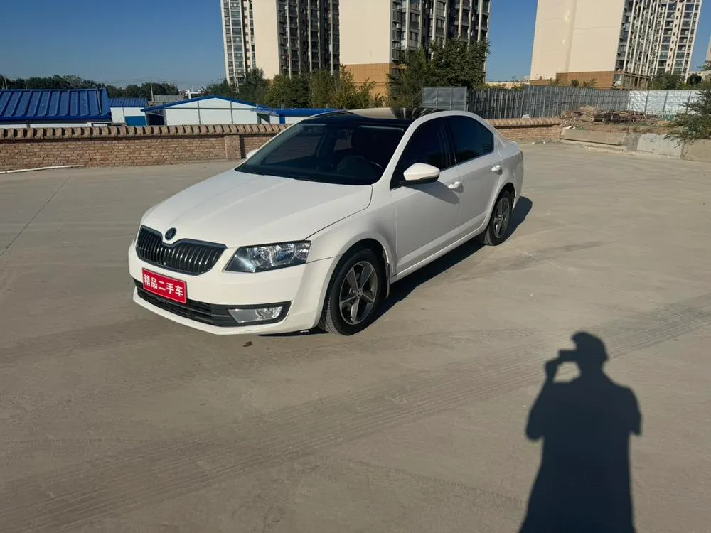 Skoda Octavia 1.6L Auto Elite Edition, 2015 — фото 1