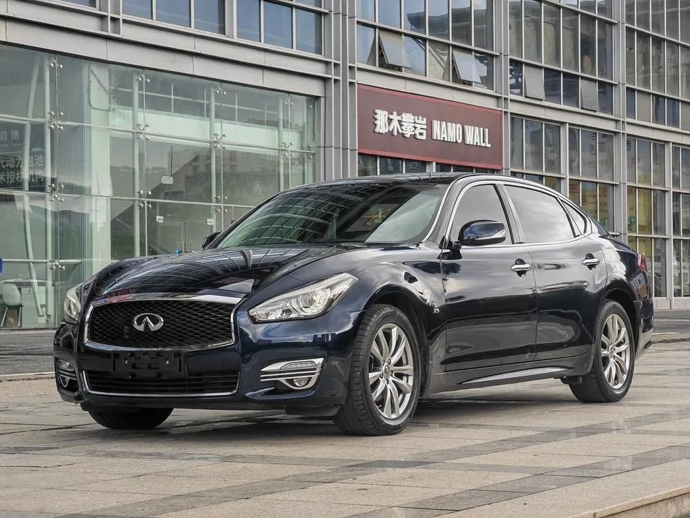 Infiniti Q70 Q70L 2.5L Elite Edition, 2017 — фото 1
