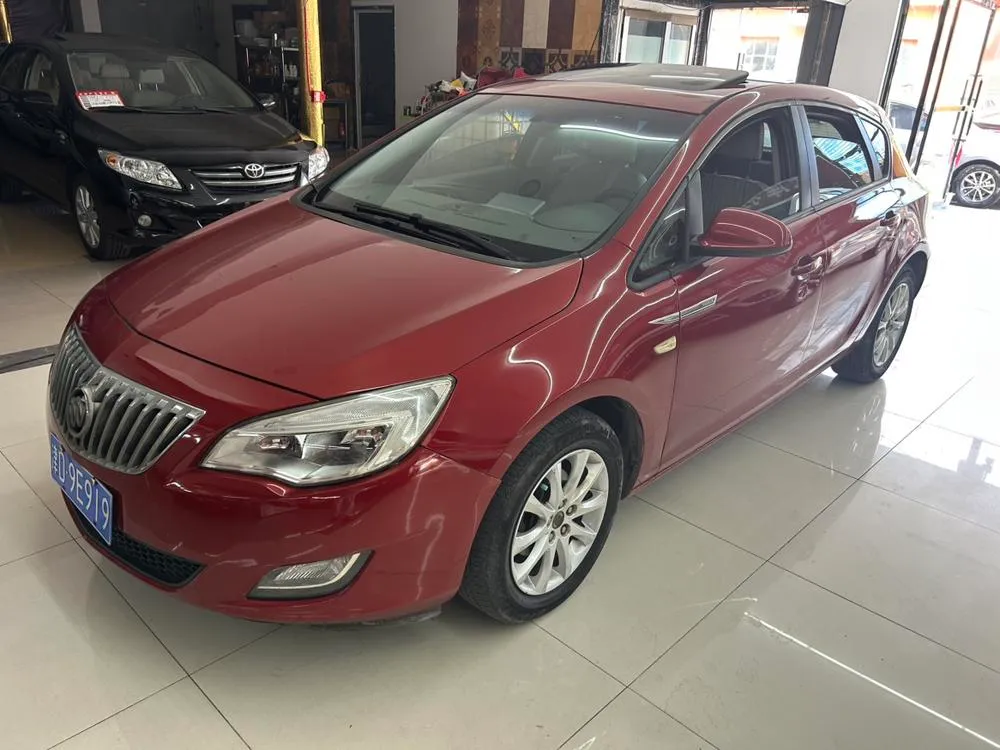 Buick Excelle, 2013