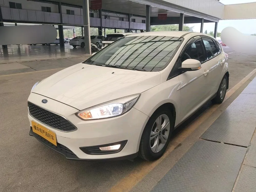 Ford Focus Hatchback 1.6L Auto Comfort Version, 2015 — фото 1