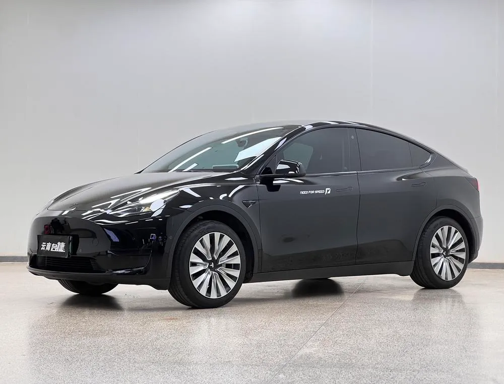 Tesla Model Y, 2022