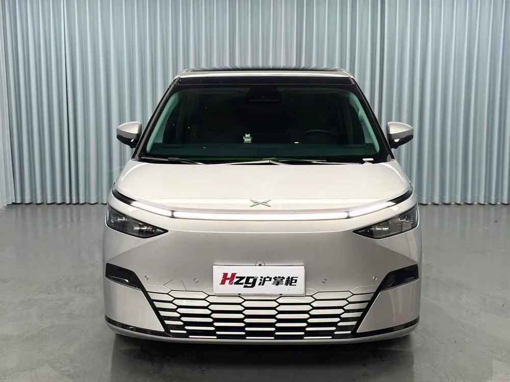 XPeng X9, 2024