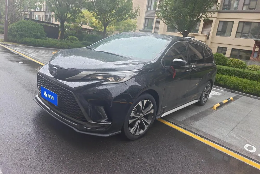 Toyota Granvia, 2022