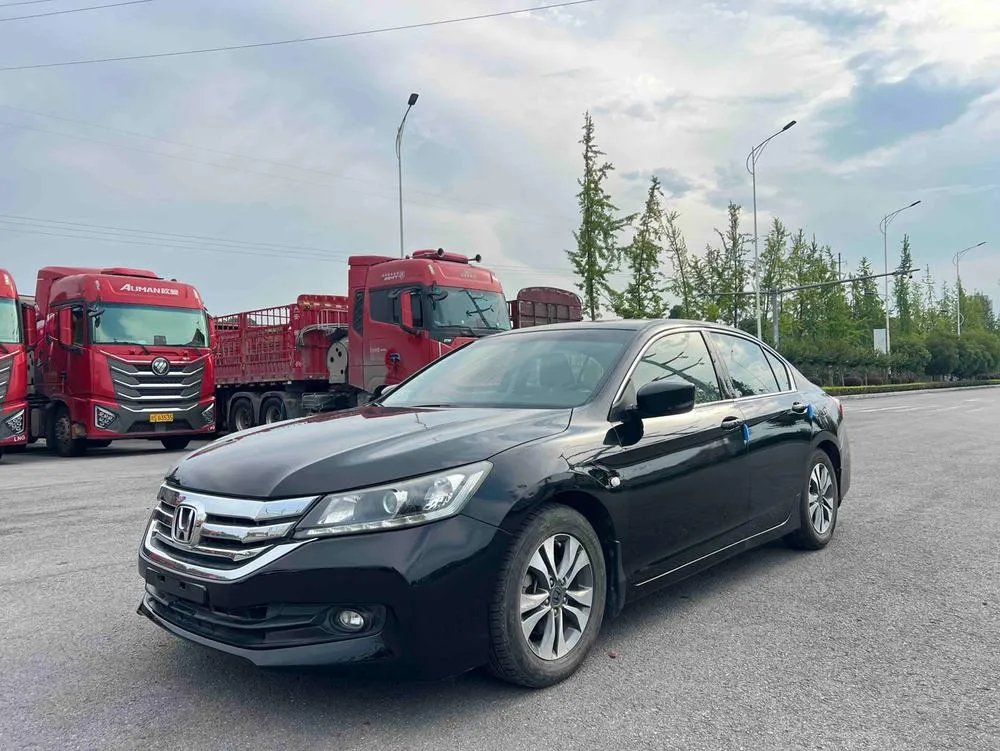 Honda Accord 2.0L EX Luxury Edition, 2015 — фото 1