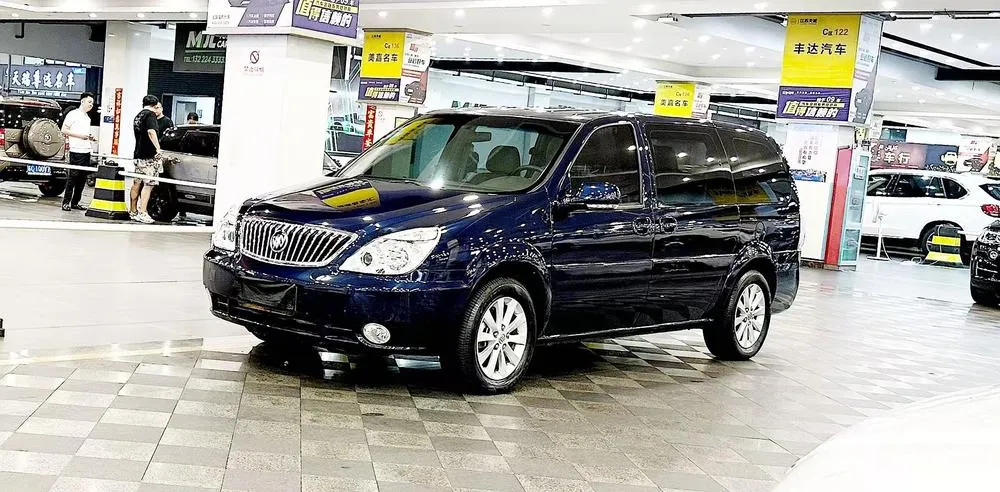 Buick GL8, 2013