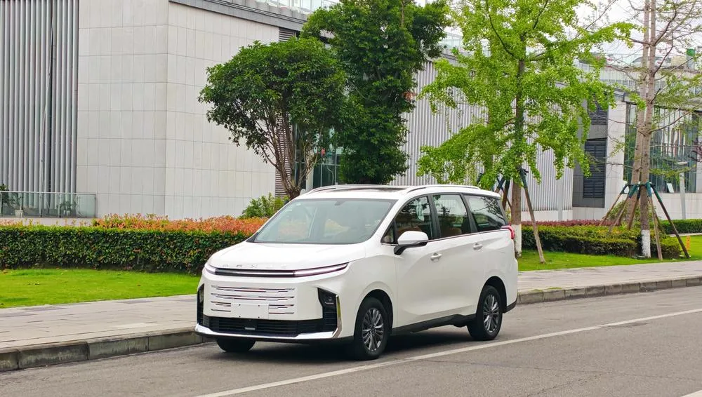 Maxus G50 PHEV Navigator Edition, 2025 — фото 1