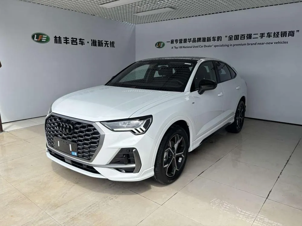Audi Q3 Sportback 40 TFSI Fashion Version, 2024 — фото 1