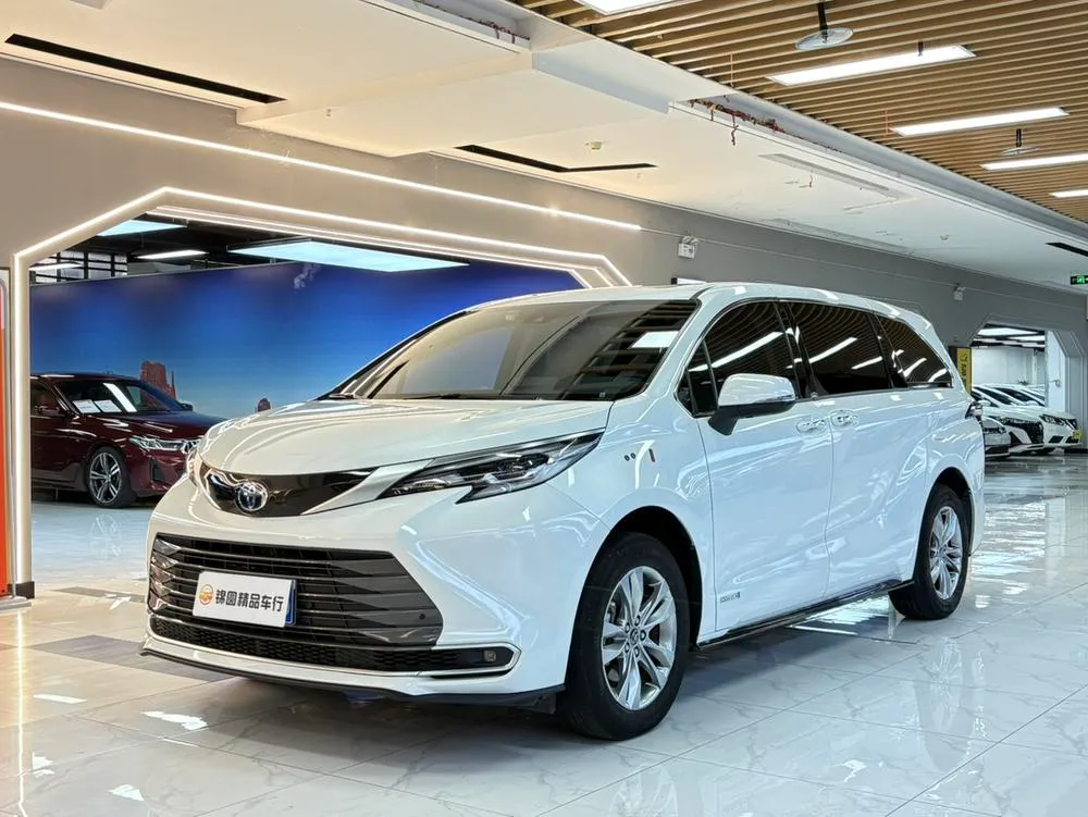 Toyota Sienna Dual Engine 2.5L Luxury Edition, 2023 — фото 1