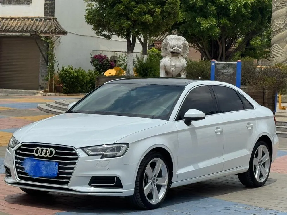 Audi A3 30 Version Limousine 35 TFSI Style Version, 2018 — фото 1