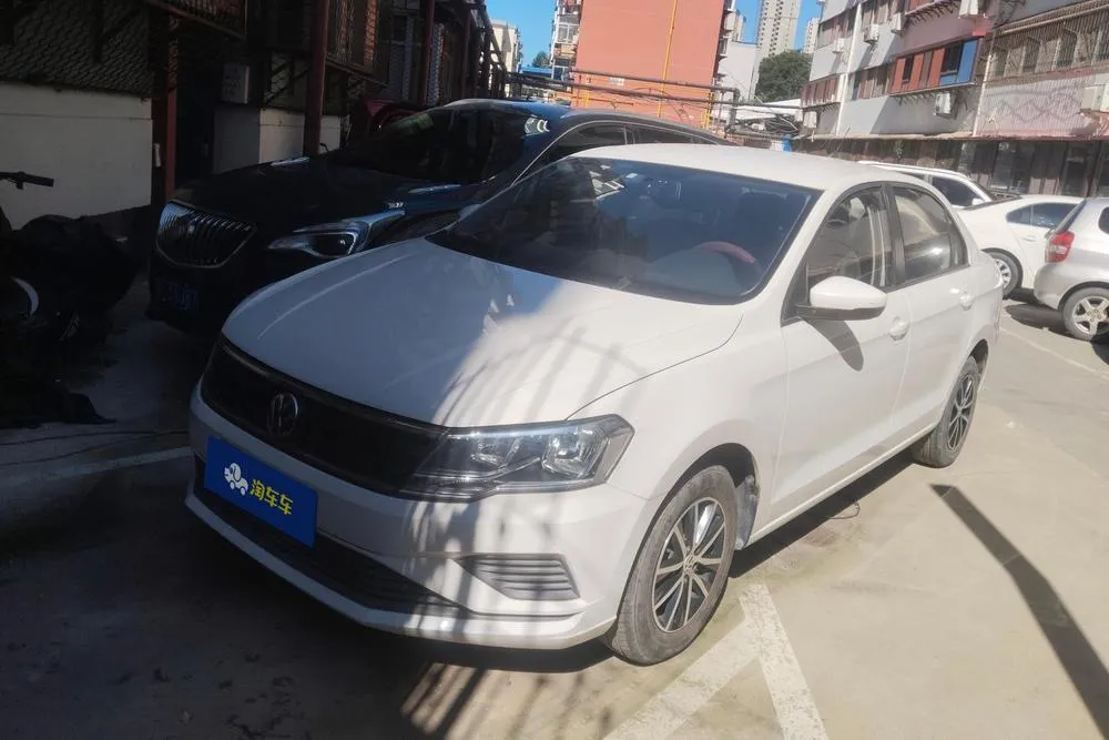 Volkswagen Jetta 1.4L Manual Fashion Version, 2017 — фото 1