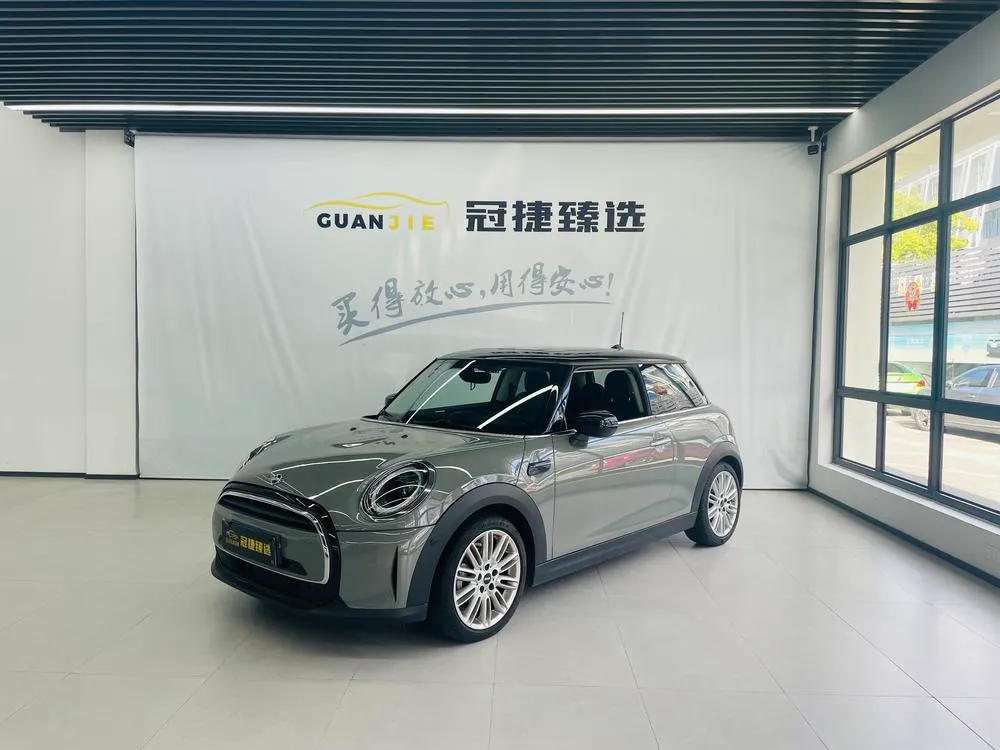 MINI MINI Facelift 1.5T COOPER Classic, 2022 — фото 1