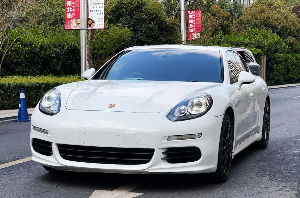 Porsche Panamera, 2012