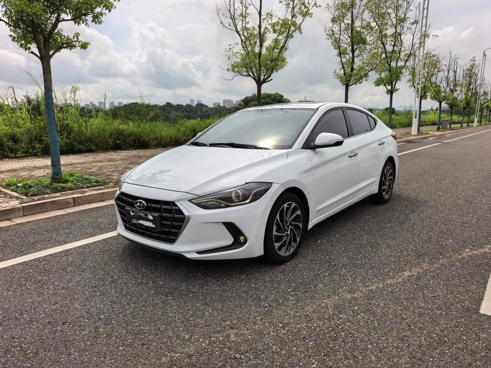 Hyundai Elantra Lingdong 1.4T Dual Clutch Stylish · Version, 2019 — фото 1