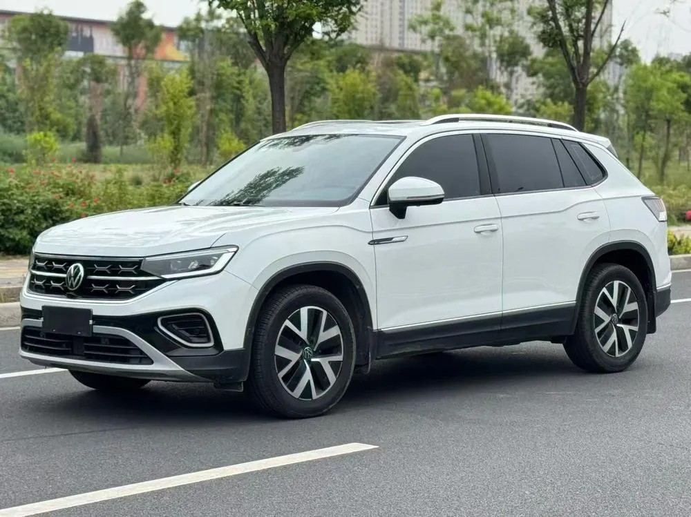 Volkswagen Tayron 330TSI 2WD Luxury Plus Edition, 2023 — фото 1
