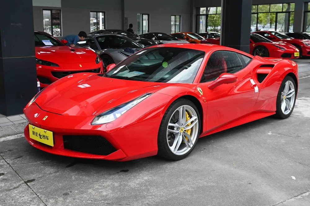 Ferrari 488, 2015