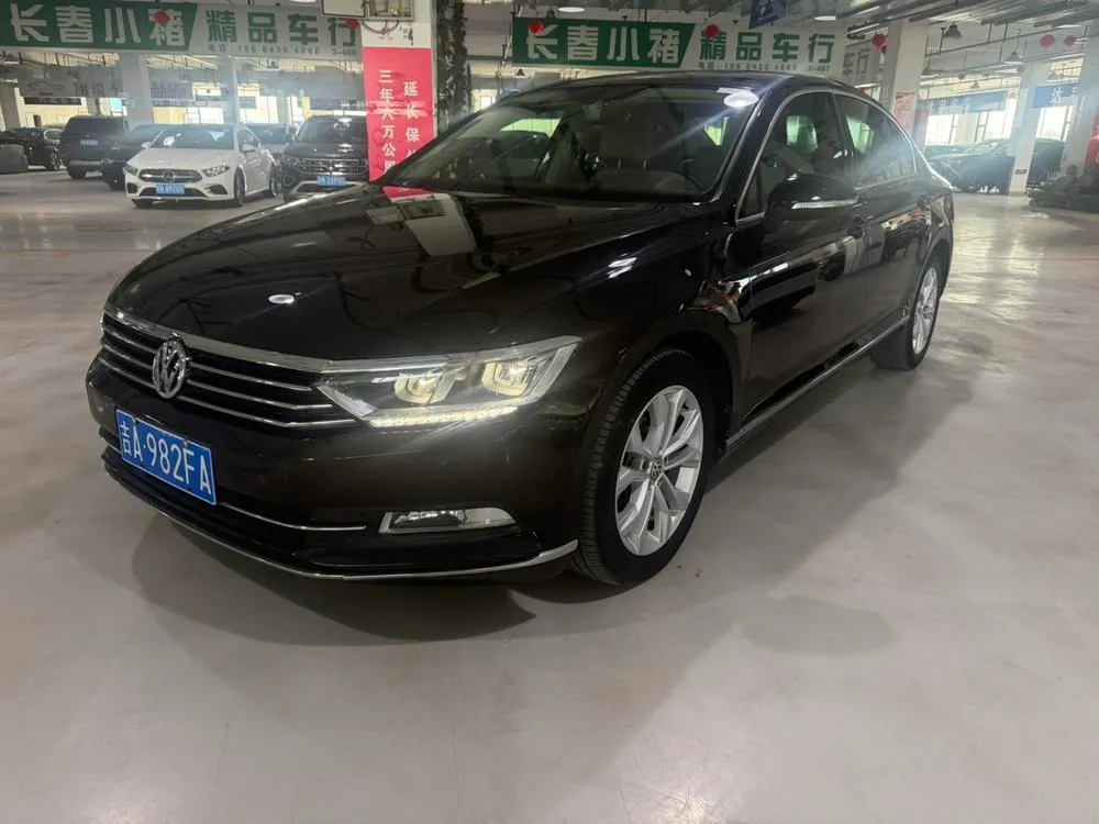 Volkswagen Magotan 330TSI DSG Luxury Version, 2017 — фото 1
