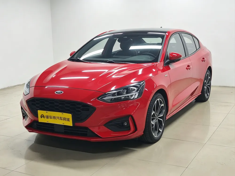 Ford Focus Sedan EcoBoost 180 Auto ST Line, 2021 — фото 1