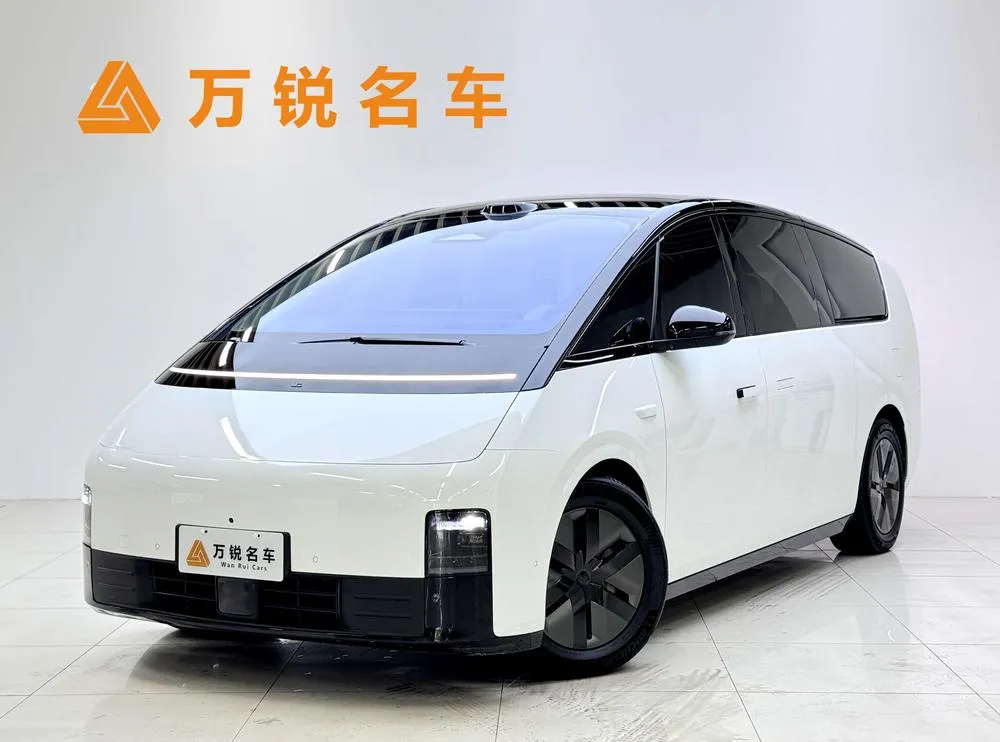 Li Auto MEGA, 2025