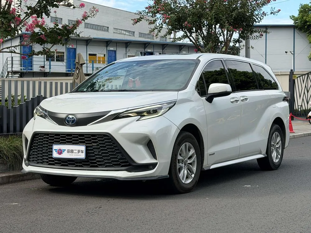 Toyota Granvia Smart Hybrid Dual Engine 2.5L Comfort Edition, 2023 — фото 1