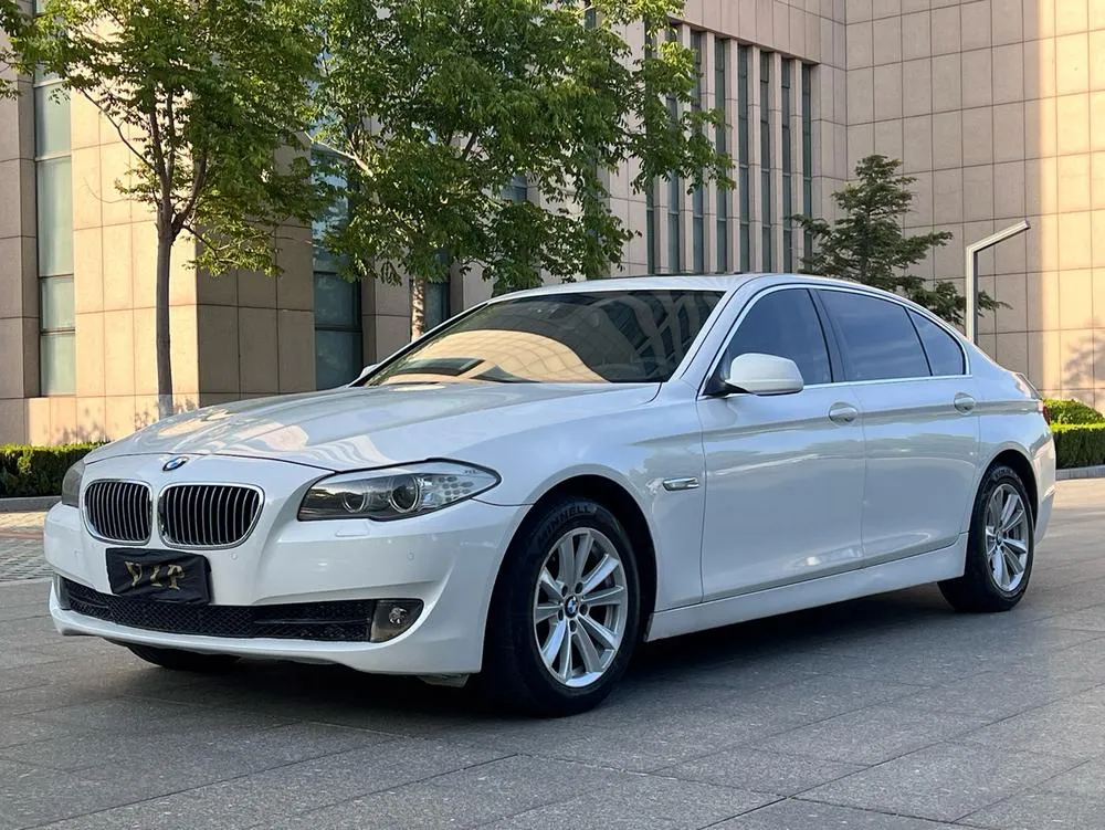 BMW 5-Series 523Li Leading Version, 2011 — фото 1