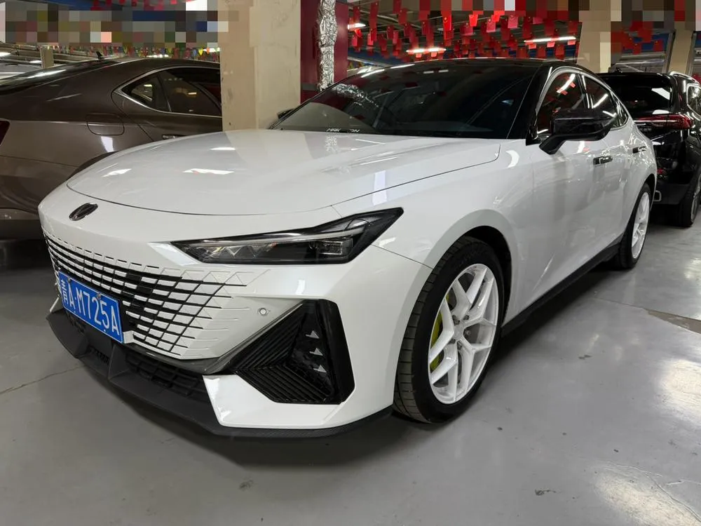 Changan UNI-V 1.5T Premium Version, 2023 — фото 1