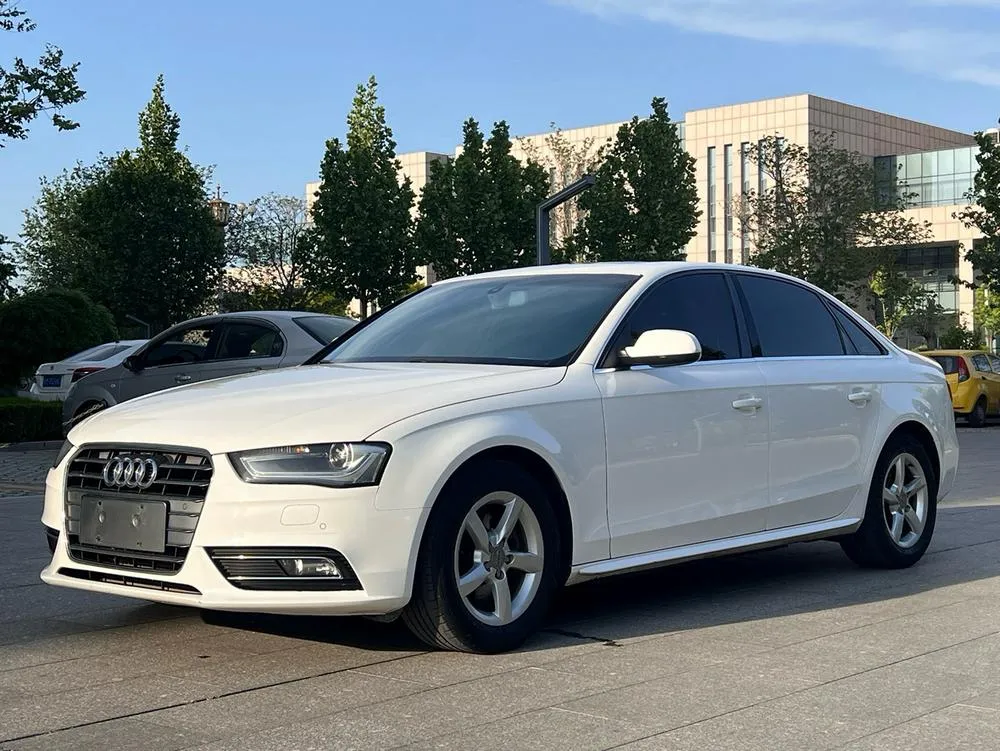 Audi A4L 35 TFSI Auto Standard Version, 2015 — фото 1