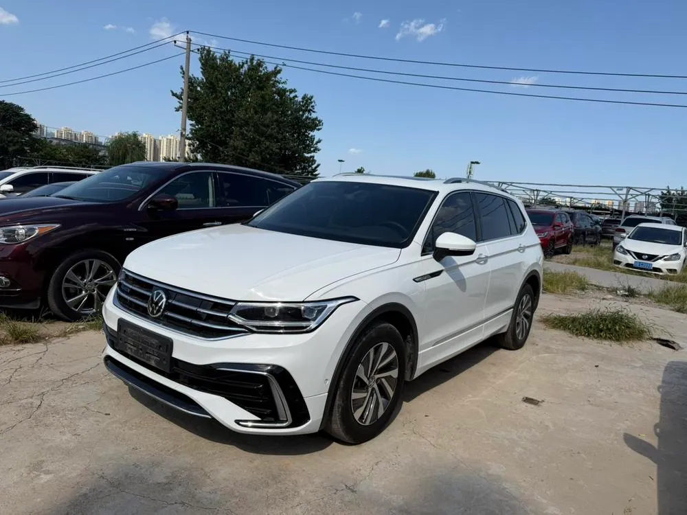 Volkswagen Tiguan L PHEV 430PHEV PHEV Hybrid Premium Edition, 2023 — фото 1