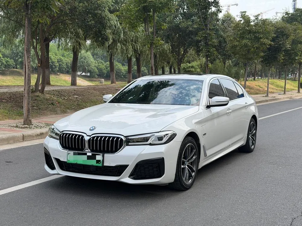 BMW 5-Series PHEV 535Le M Sport, 2022 — фото 1