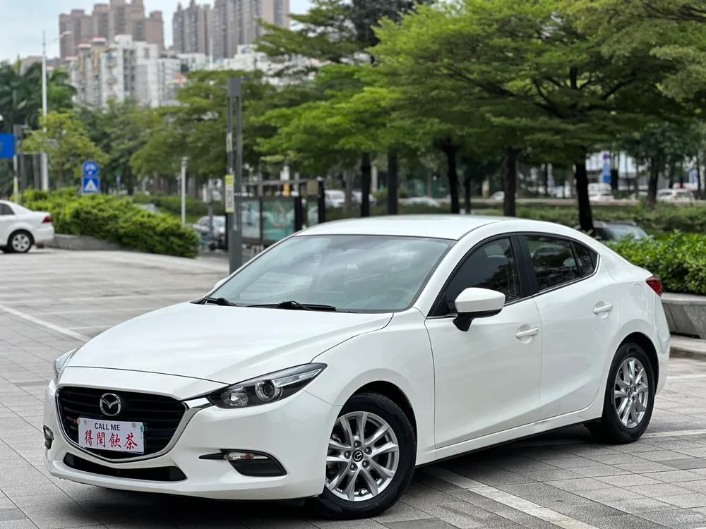 Mazda 3 Axela Sedan 1.5L Auto Comfort Version CN5, 2017 — фото 1