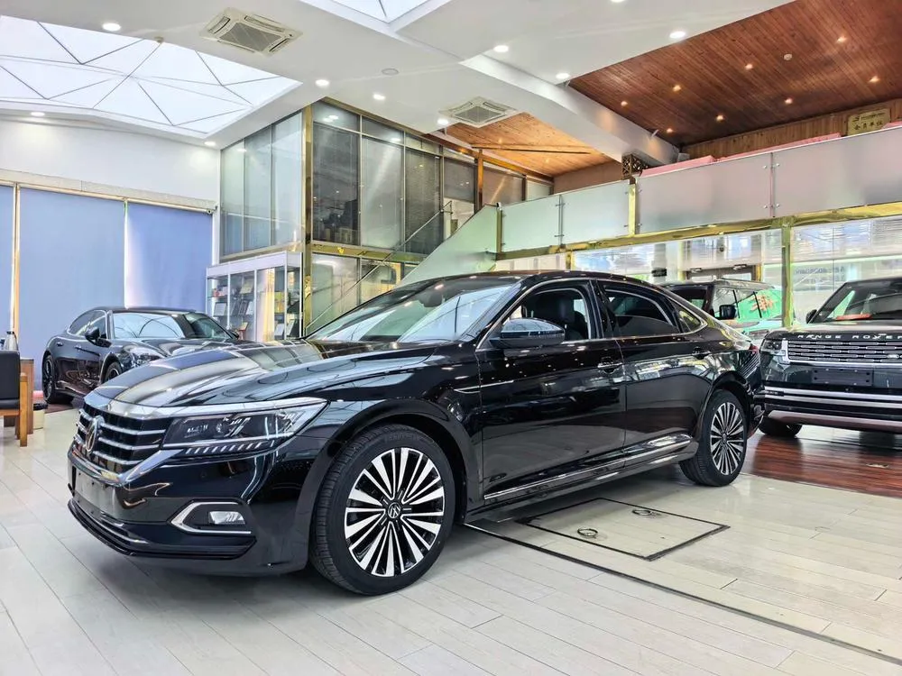 Volkswagen Passat 380TSI Premium Edition CN6, 2020 — фото 1