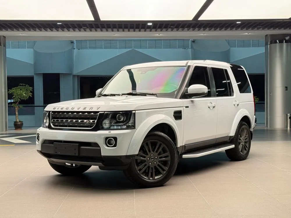 Land Rover Discovery 3.0 V6 SC SE, 2016 — фото 1